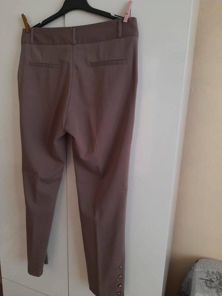 Düğmeli Gri Kumaş Kadın Pantolon - Görsel 5