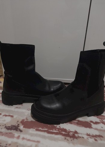 Kadın Bot 39 numara - Görsel 4