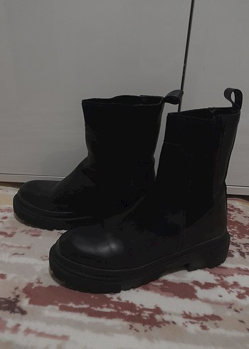 Kadın Bot 39 numara - Görsel 3