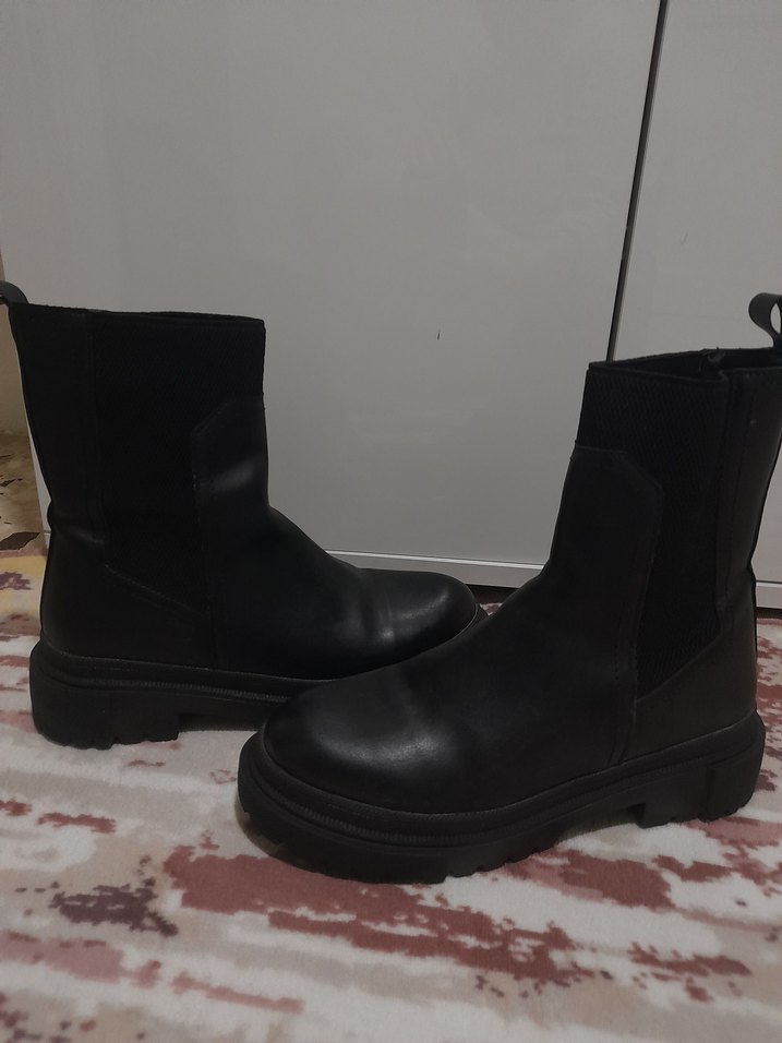 Kadın Bot 39 numara - Görsel 4