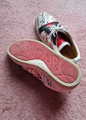 40 Beden Christian Louboutin Loubitag Low