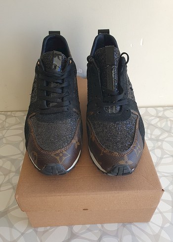 Siyah Yılan Desenli Dolgu Topuklu Spor Ayakkabı - Görsel 2