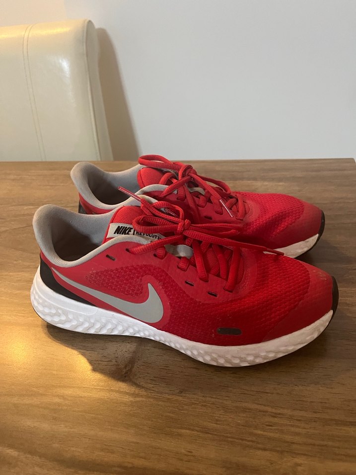 Kırmızı Nike Kadın  orijinal Spor Ayakkabısı - Görsel 2