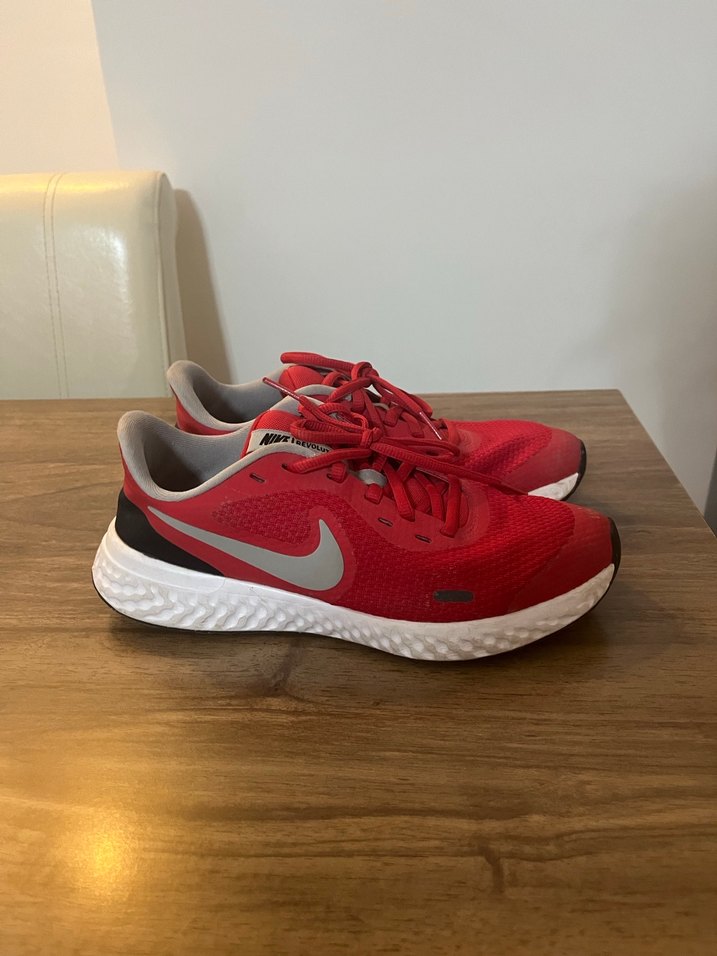 Kırmızı Nike Kadın  orijinal Spor Ayakkabısı - Görsel 3