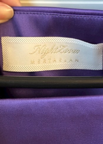 Adl Mert Aslan Omuzlari Acik Mini Tafta Elbise - Görsel 5