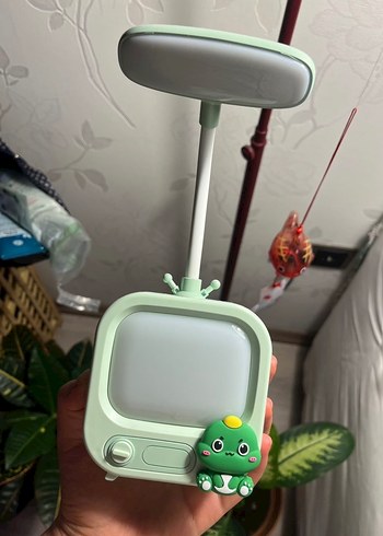 Yeşil TV Tasarımlı Masa Lambası - Görsel 3