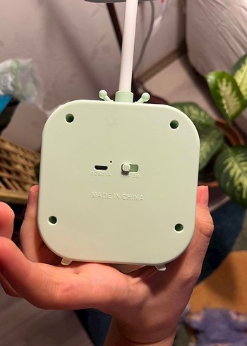 Yeşil TV Tasarımlı Masa Lambası - Görsel 4