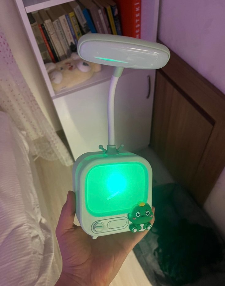 Yeşil TV Tasarımlı Masa Lambası - Görsel 2