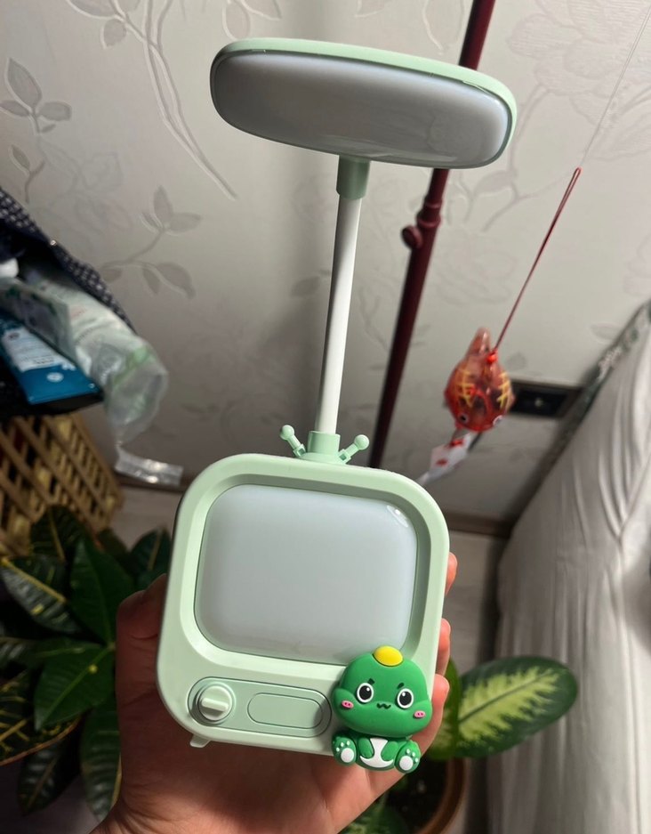 Yeşil TV Tasarımlı Masa Lambası - Görsel 3