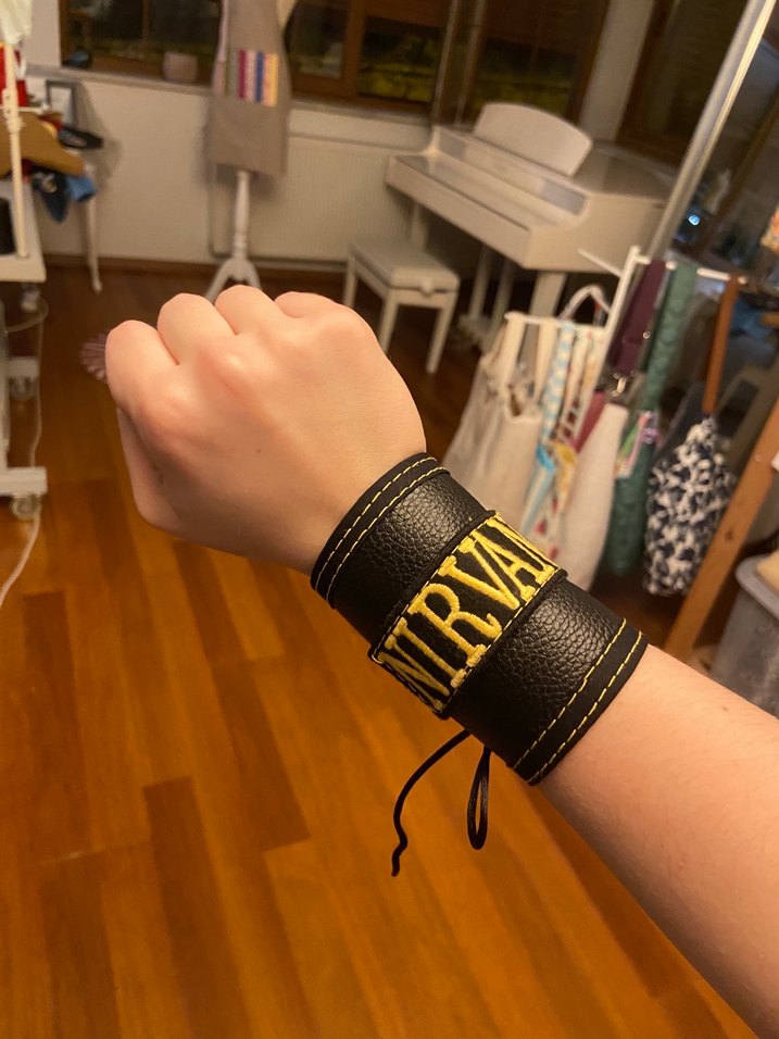 Nirvana rockci bileklik - Görsel 2