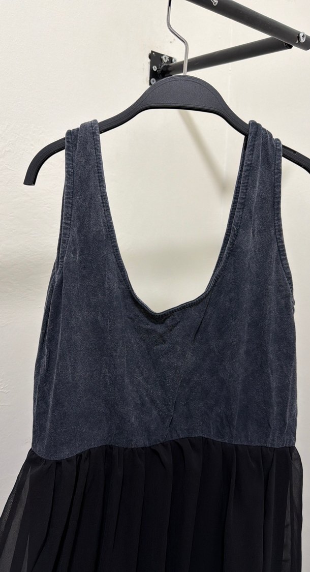 Siyah V Yaka Uzun Kolsuz Denim Elbise - Görsel 3