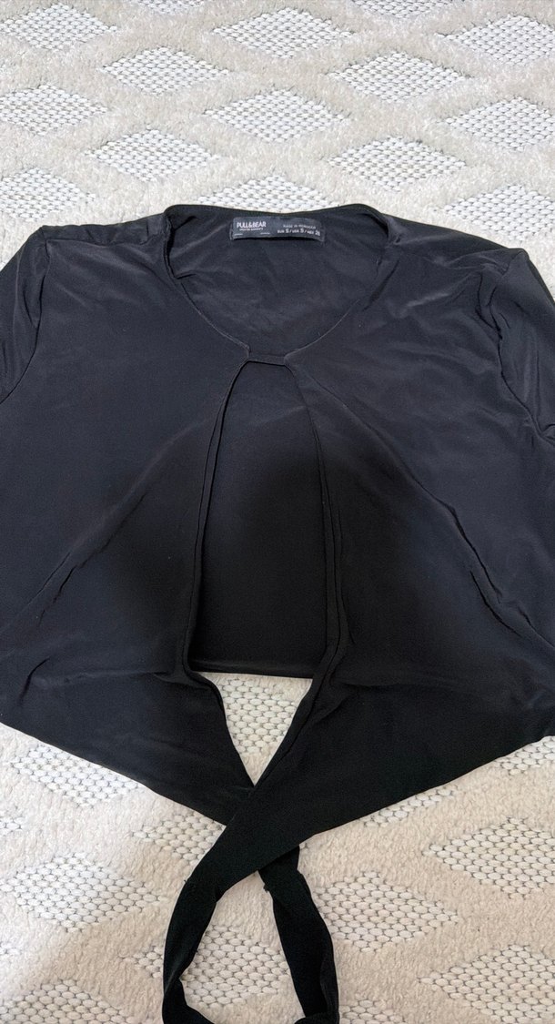 Siyah V Yaka Uzun Kollu Bağlamalı Bluz - Görsel 2