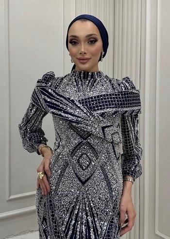 Gri Yılan Desenli Uzun Drapeli Kadın Elbise - Görsel 2