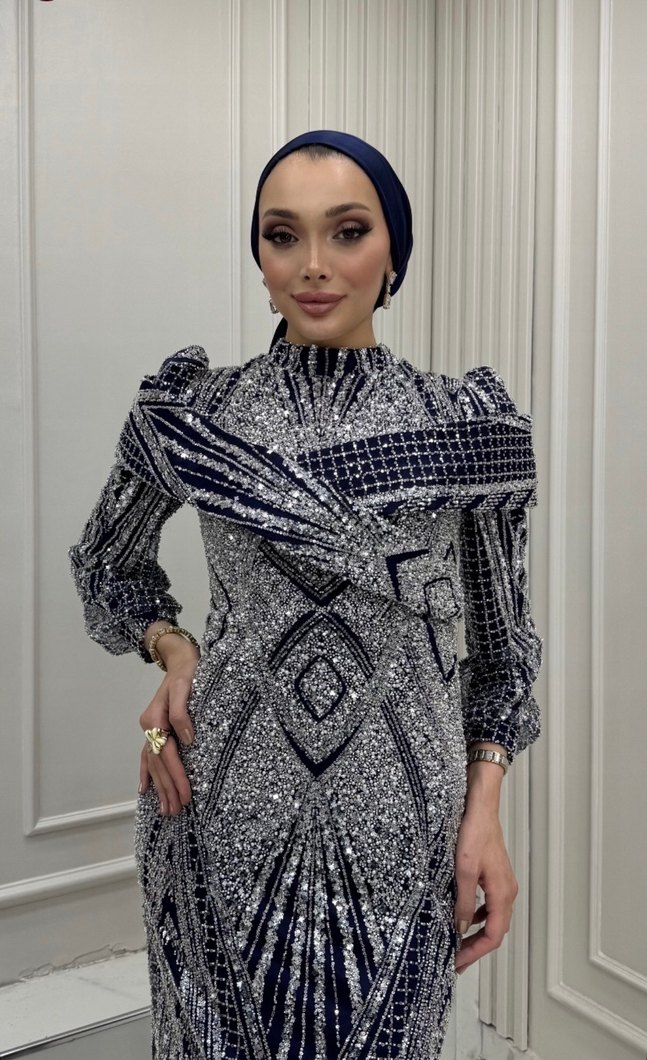 Gri Yılan Desenli Uzun Drapeli Kadın Elbise - Görsel 2