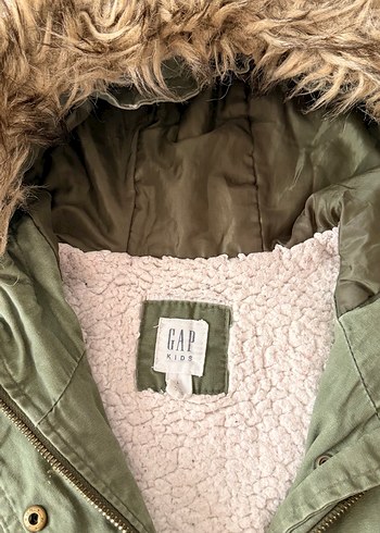 GAP çocuk 10 yaş Yeşil Kürklü Midi Ceket - Görsel 2