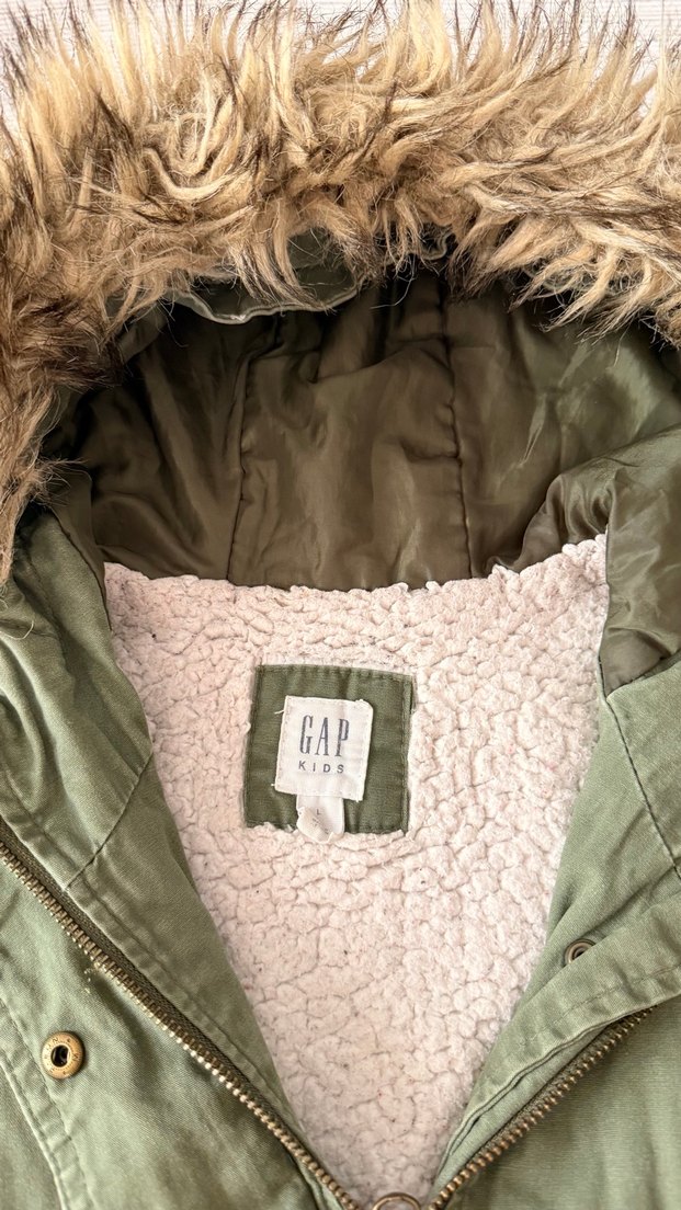 GAP çocuk 10 yaş Yeşil Kürklü Midi Ceket - Görsel 2