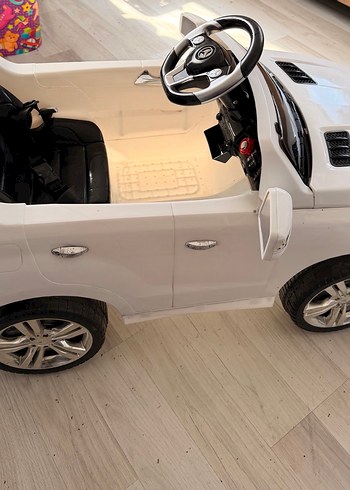 Beyaz Mercedes-Akülü Binilebilir Araba - Görsel 4