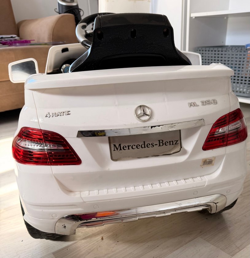 Beyaz Mercedes-Akülü Binilebilir Araba - Görsel 3