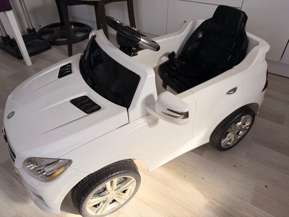 Beyaz Mercedes-Akülü Binilebilir Araba - Görsel 5