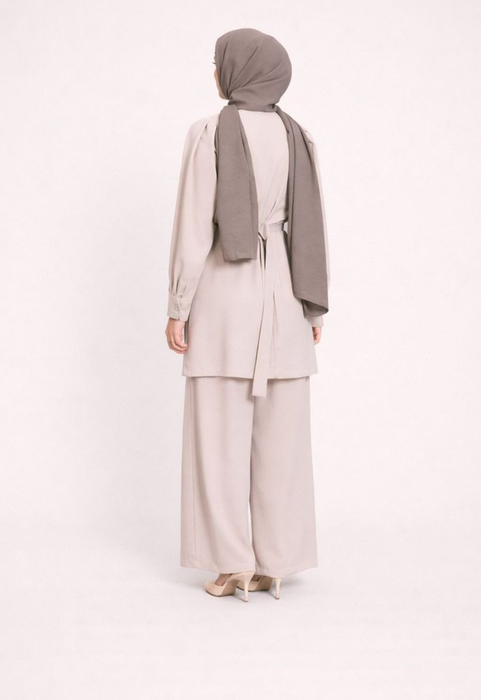 Bej Uzun Kollu Yüksek Yaka Kadın Tulum - Görsel 2