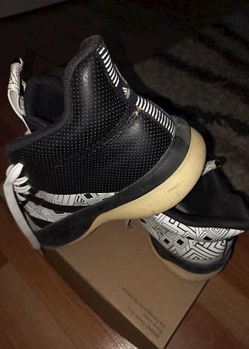 ADİDAS Desenli Siyah Beyaz Basketbol Ayakkabısı 44 Numara - Görsel 4