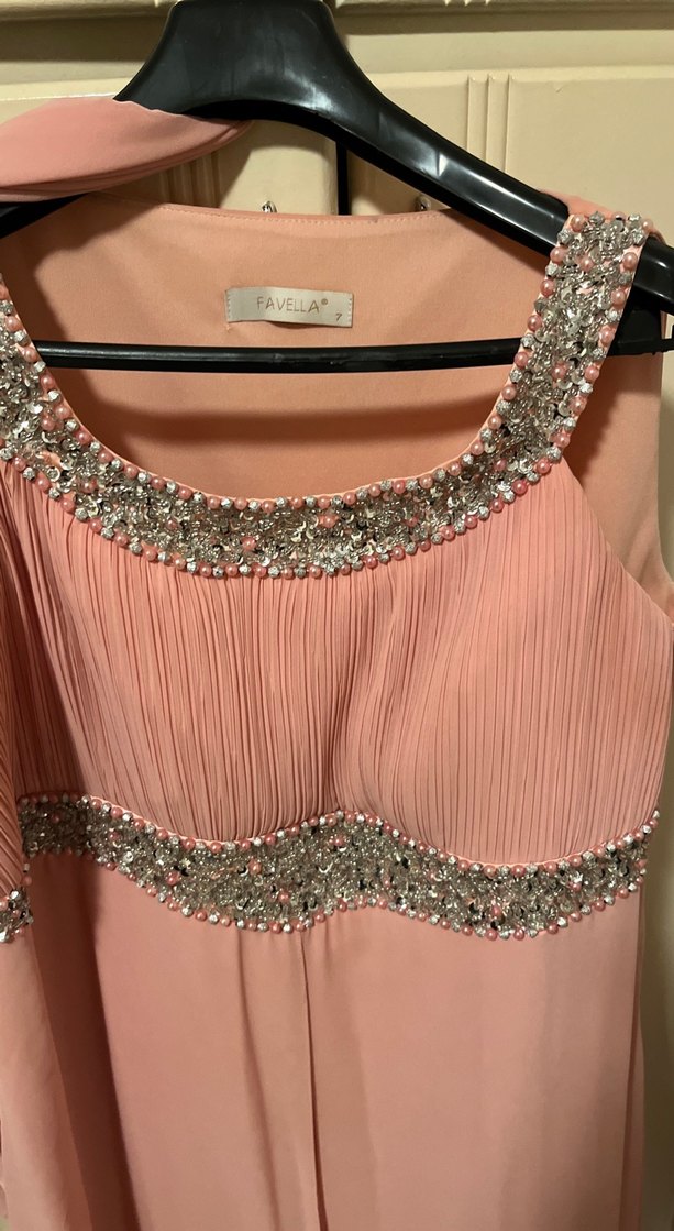 Pembe Drapeli Uzun Abiye Elbise ekstra şalı vardır. - Görsel 3