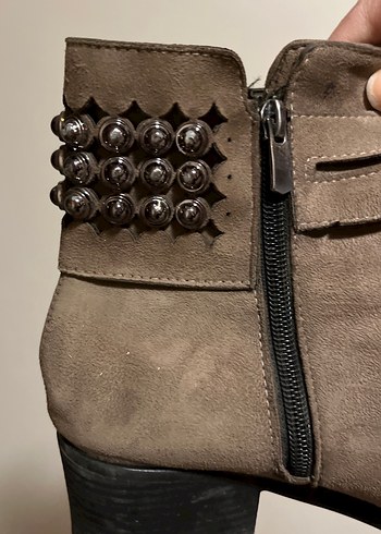 Tokalı Kahverengi Süet Topuklu Kadın Botları - Görsel 3