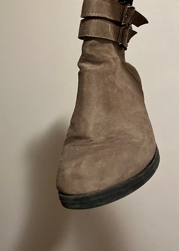 Tokalı Kahverengi Süet Topuklu Kadın Botları - Görsel 5