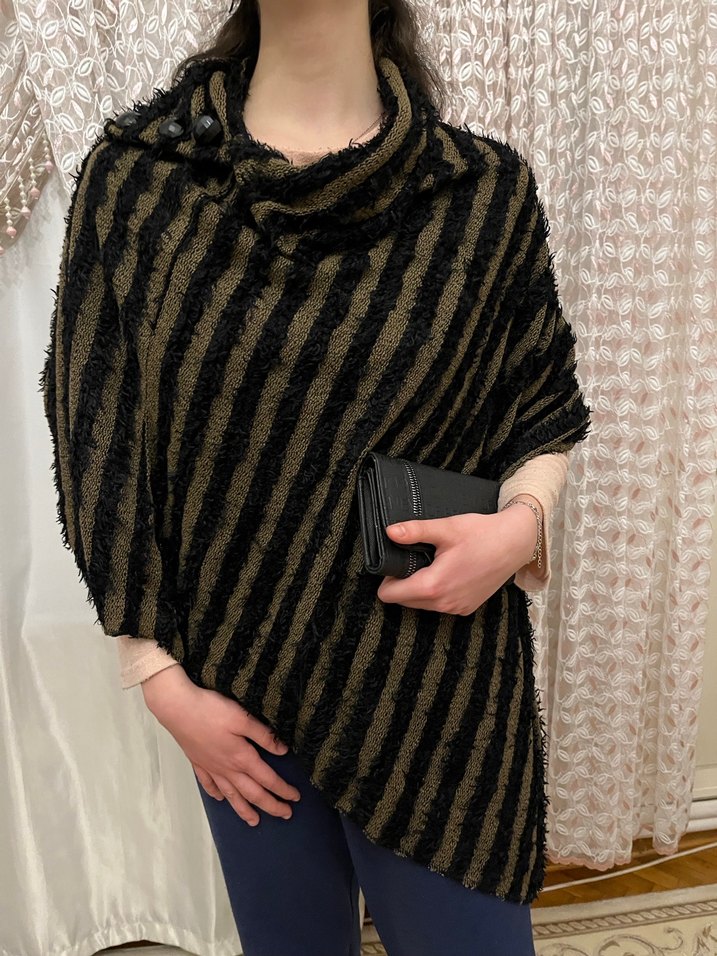 Kahverengi Çizgili Örgü Kadın Panço - Görsel 2