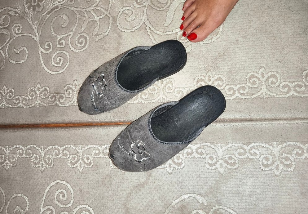 Gri Nakışlı Kadın Terlikler - Görsel 2