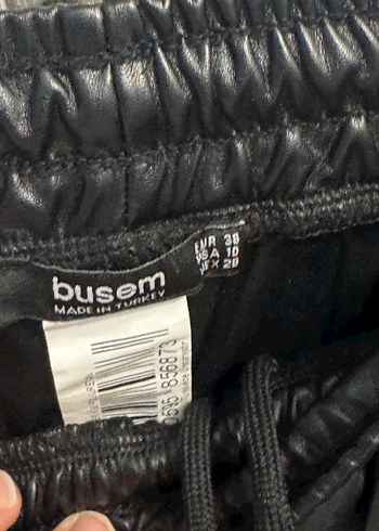 Siyah Deri Geniş Kesim Midi Pantolon - Görsel 4