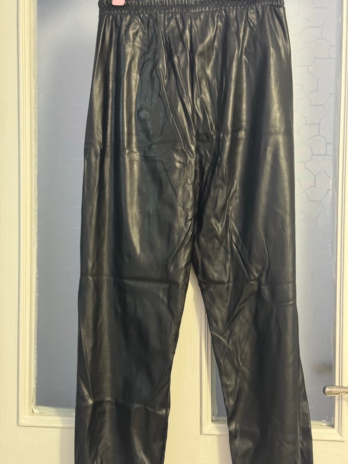 Siyah Deri Geniş Kesim Midi Pantolon - Görsel 2