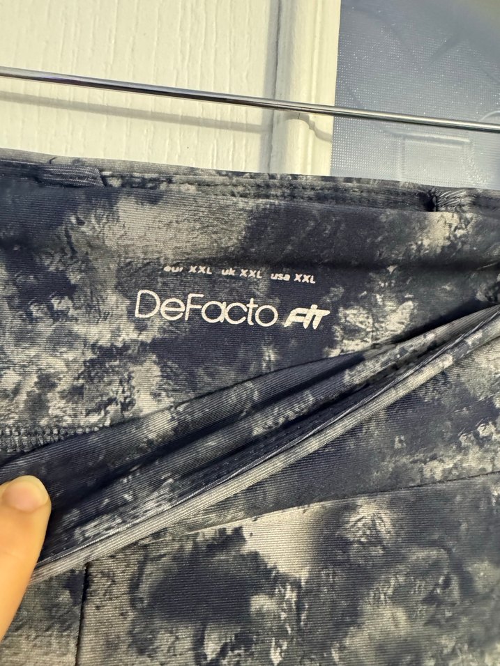 Gri Batik Desenli Kadın Tayt - Görsel 2