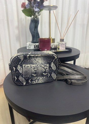 Gri Yılan Derisi Desenli Deri Kadın Çanta - Görsel 2