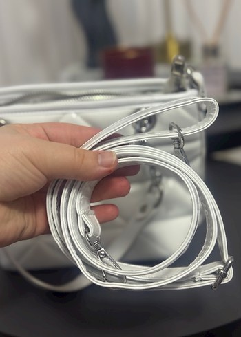 Beyaz Deri Fermuarlı Kadın Çanta - Görsel 3