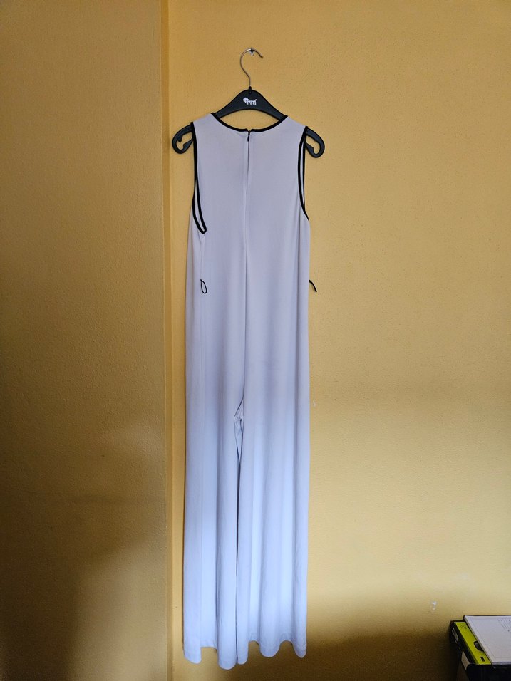 V Yakalı Beyaz Kadın Tulum - Görsel 5