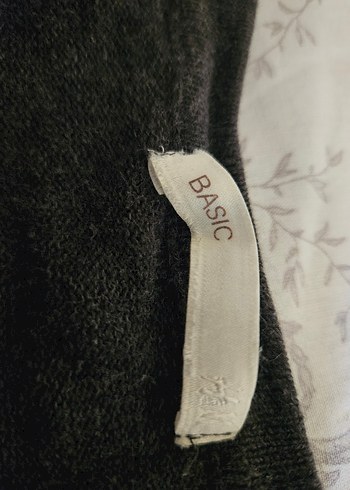 Gri Düğmeli Kadın Hırka - Görsel 4