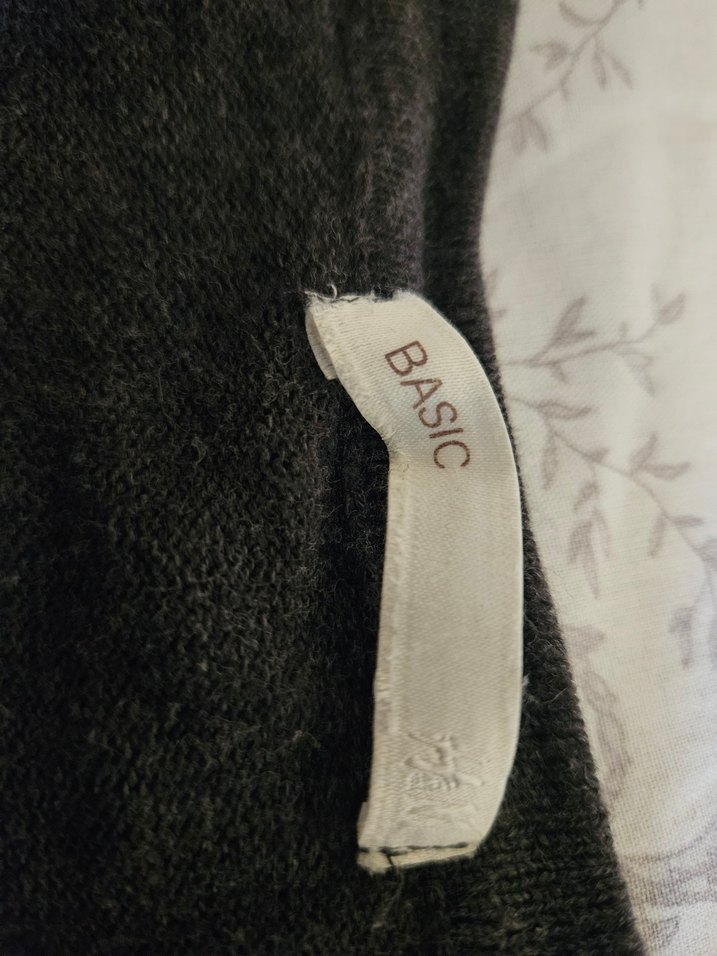 Gri Düğmeli Kadın Hırka - Görsel 4