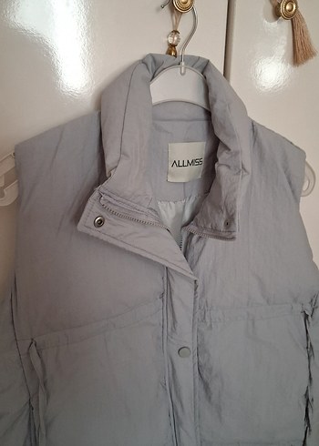 Gri Düğmeli Kolsuz Şişme Yelek - Görsel 2