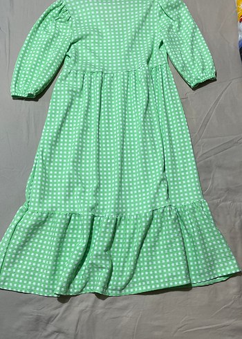 Yeşil Puantiyeli Uzun Volanlı Elbise - Görsel 2