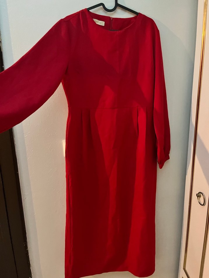 Uzun Kollu Kırmızı Dökümlü Kadın Elbise - Görsel 2