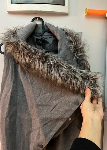 Gri Uzun Kürklü Kadın Yelek - Görsel 3