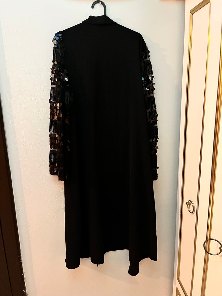 Drapeli Uzun Siyah Kadın Ofis Kabanı - Görsel 3