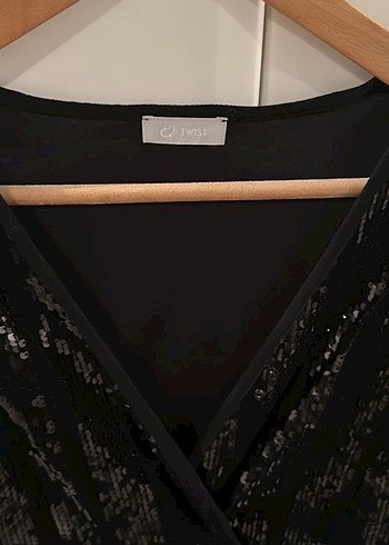 Parlak Siyah KADİFE PALETLİiElbise - Görsel 4