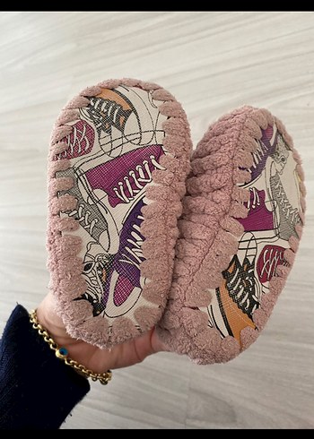 Kız Çocuk Pembe Örgü Ev Terliği - Görsel 3