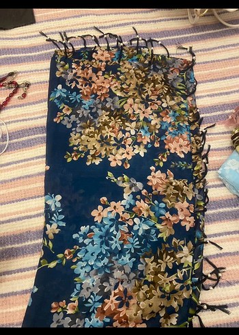 Çiçek Desenli Kadın Bohem Şal - Görsel 4