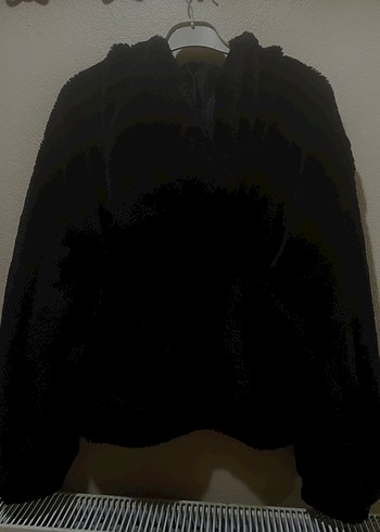 Siyah Kapüşonlu Kadın Peluş Kürklü Mont - Görsel 2