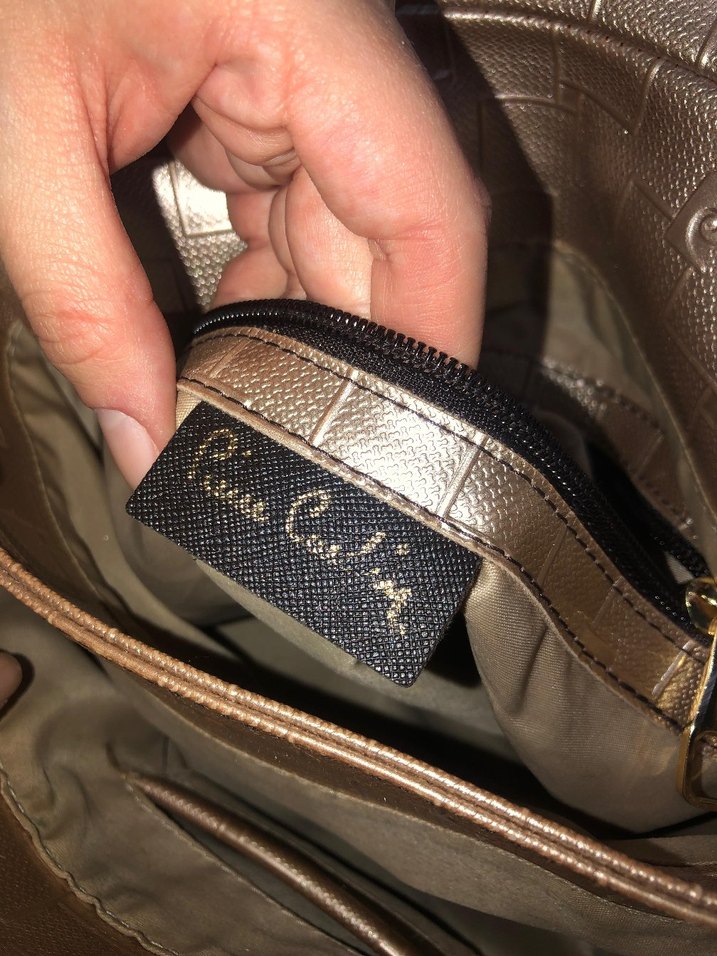 Bej Parlak Deri Kadın Çantası - Görsel 4