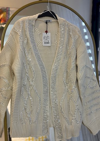 Gri İşlemeli Beyaz Örgü Mini Hırka - Görsel 5