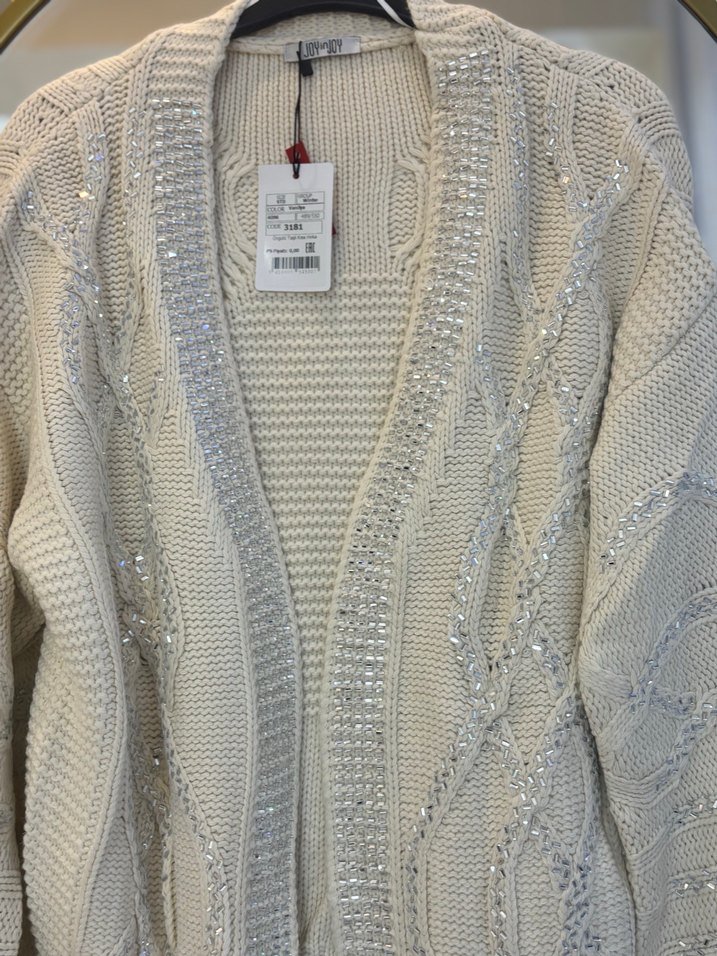 Gri İşlemeli Beyaz Örgü Mini Hırka - Görsel 4